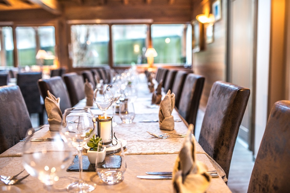 Brides Les Bains luxury ski breaks with Skiweekends Restaurant in Brides Les Bains