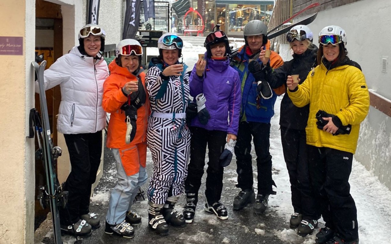 Group Holiday with solo skiers in Les Gets Group Holiday with solo skiers in Les Gets