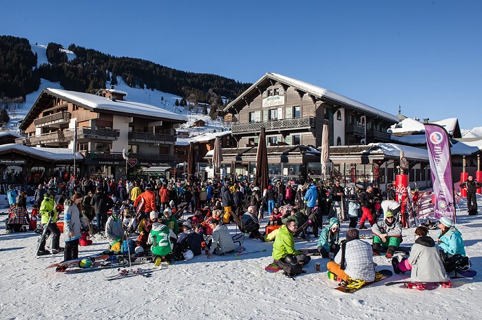Skiweekends group accommodation large apres ski group in resort centre