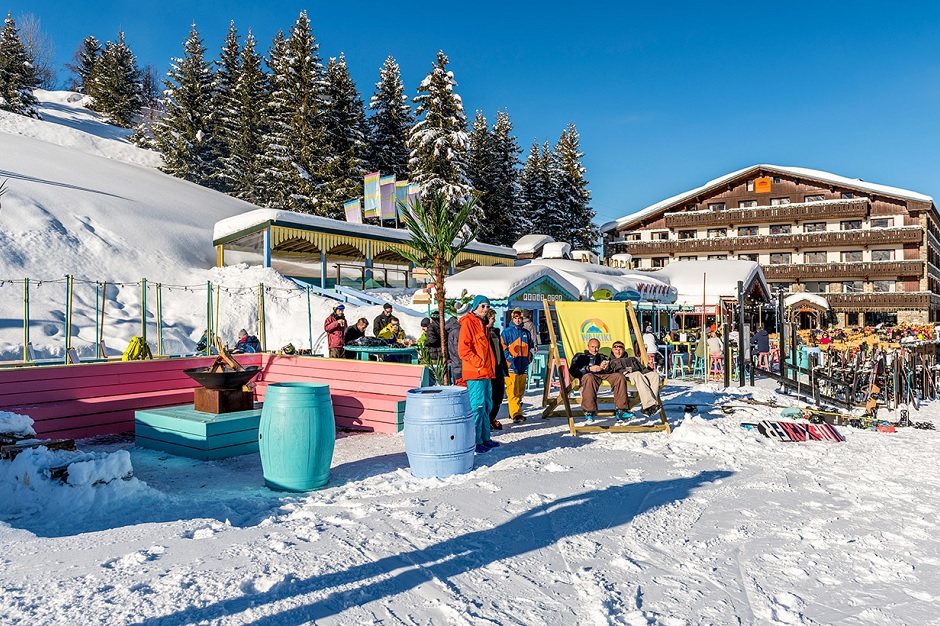 Outdoor bar in the snowy Courchevel 1650