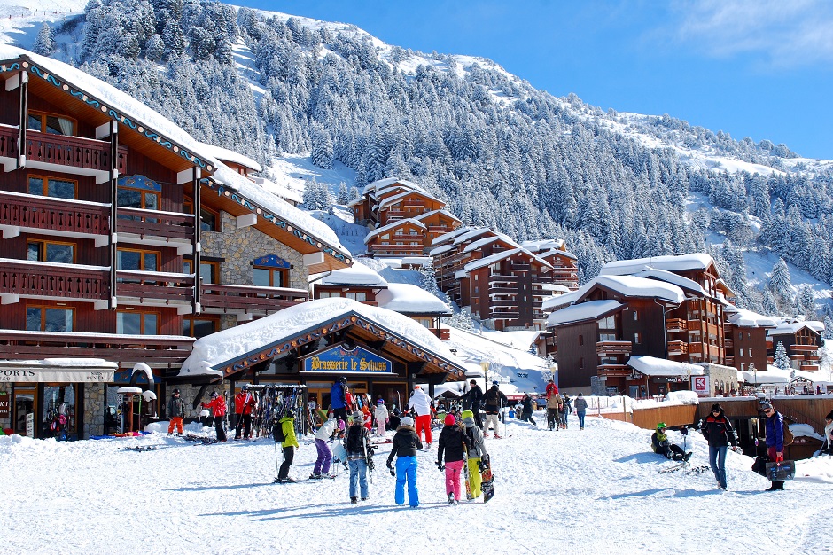 Crowds at the bottom of the slopes in Meribel Mottaret 