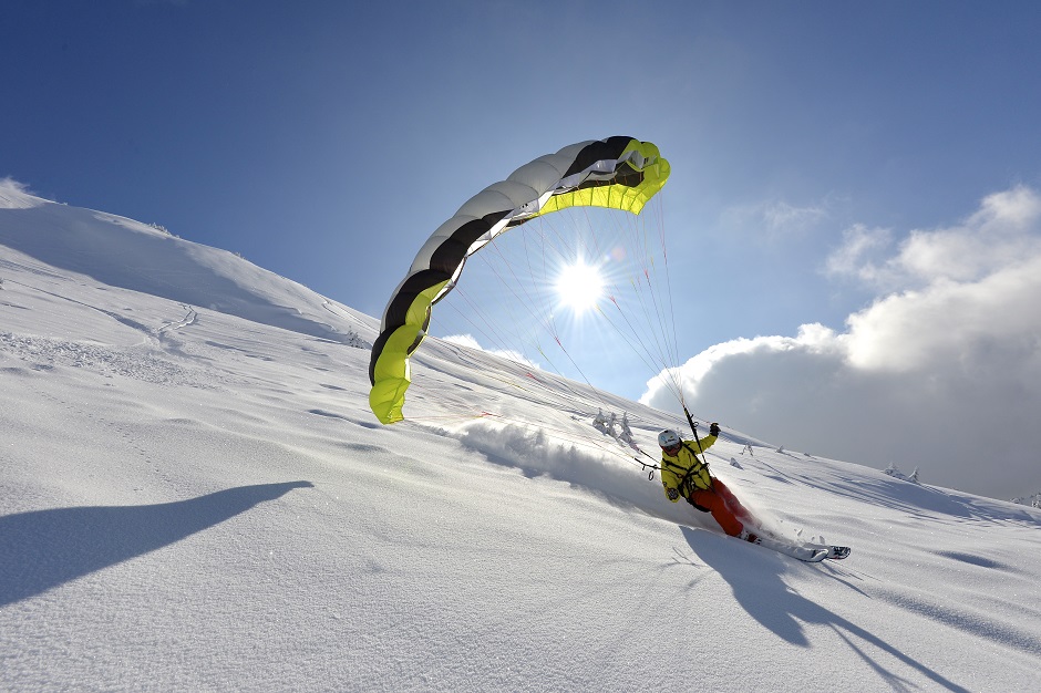 Para skiing in La Clusaz 